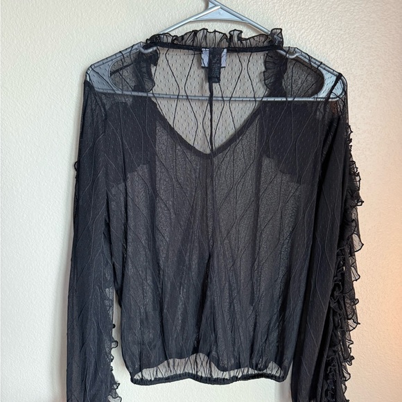 Buckle Black Sheer Ruffle Blouse - Picture 4 of 4